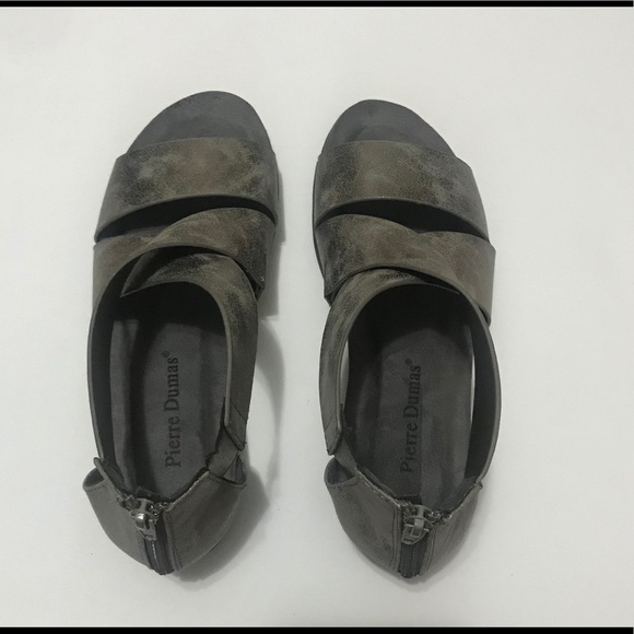 PIERRE DUMAS KORI PEWTER SANDALS - Picture 3 of 7